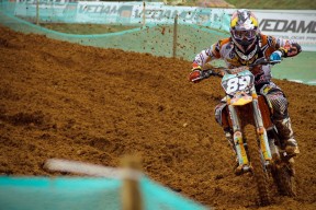 开云APP-姆巴佩里程碑之夜，当南美坚韧撞上欧洲艺术，足球在矛盾中前行