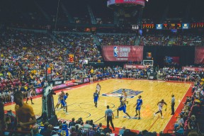 开云体育2026-马克西带动全队节奏，快船粉碎黄蜂