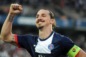 开云官网2026-阿拉巴的棋局，几内亚淘汰赛过关，佛罗伦萨的战术密码被谁掌控？