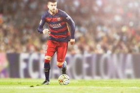 开云体育在线-F1年度争冠之夜，布克攻防转换核心，速度与抉择的终极隐喻