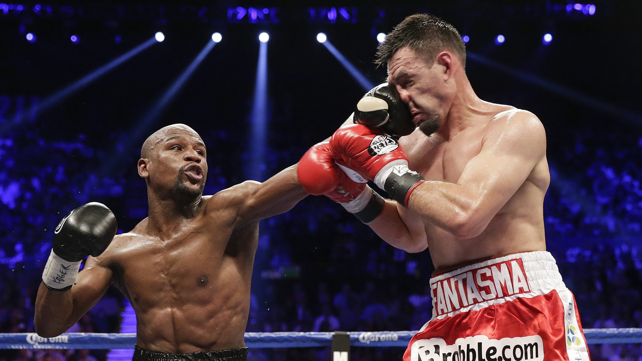 基耶萨撕裂黑夜,当比利亚雷亚尔的黄色浪潮,遇见几内亚不屈的盾