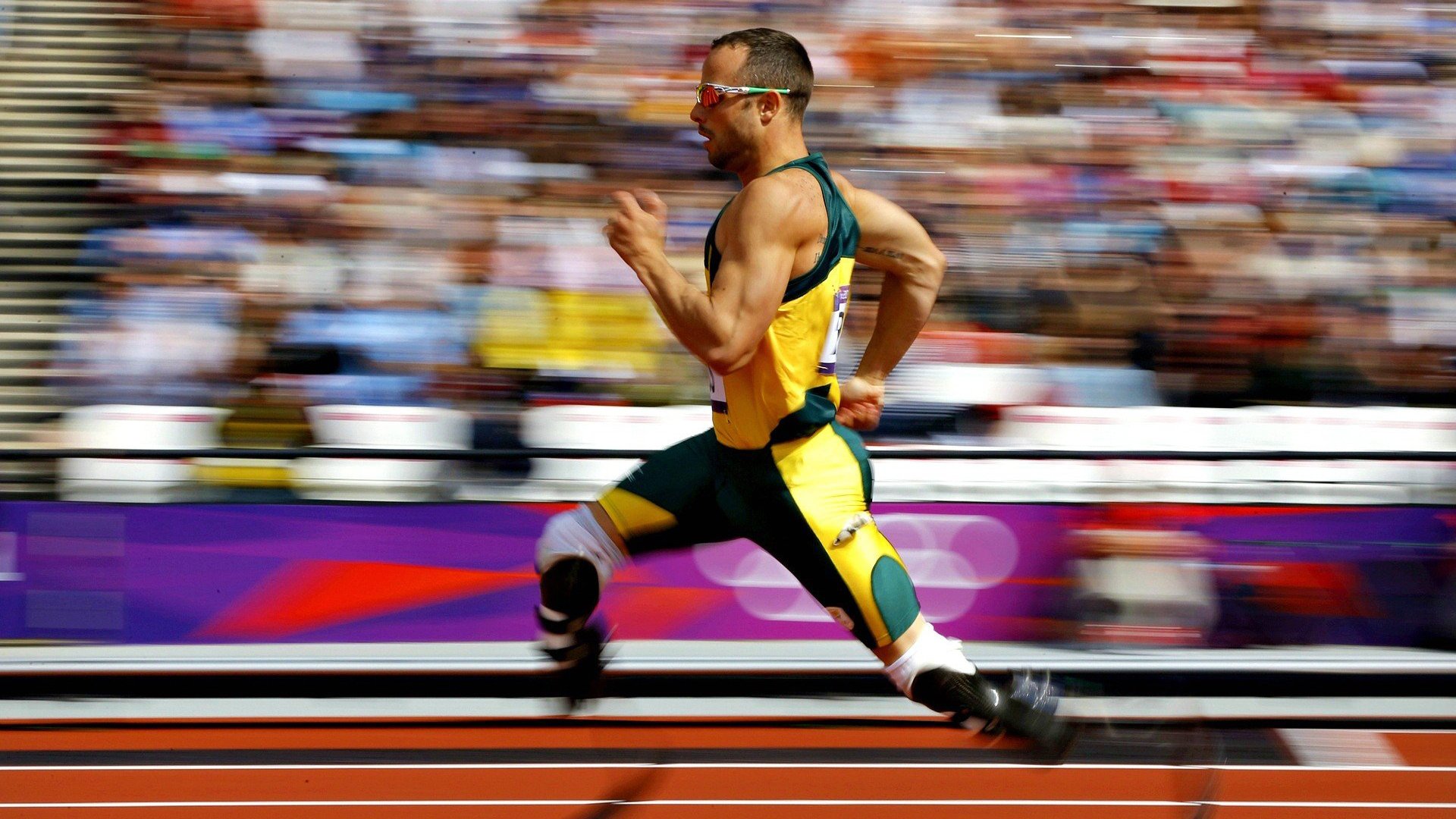 卡塔尔生死战与F1赛道，当足球的沙漠风暴席卷皇马的银河战舰