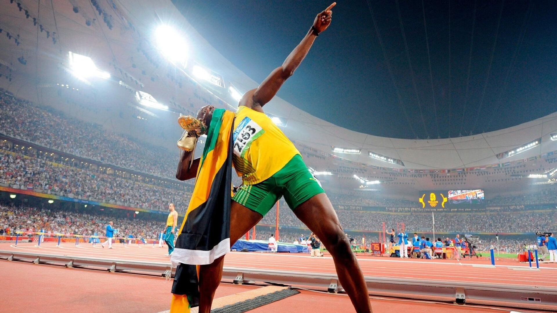 法比尼奥存在感拉满,哥斯达黎加生死战取胜勒沃库森,足球版图上的不可能三角